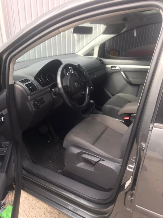 Сдам в Аренду автомобиль VW Touran 2017г ПОСУТОЧНО