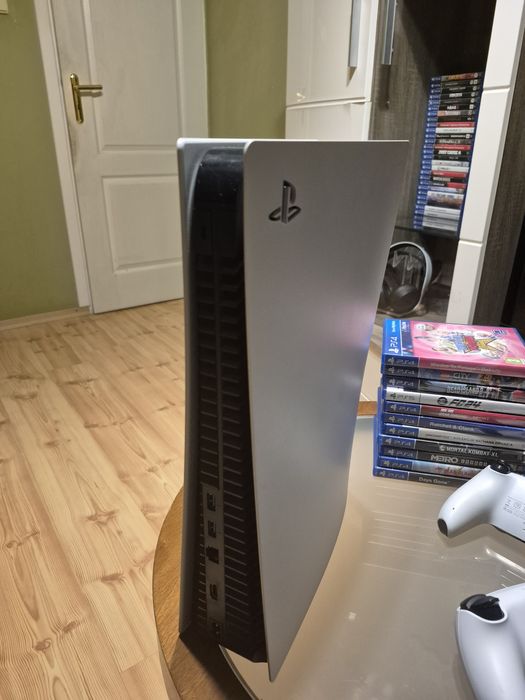 PlayStation 5 Ps5 z napędem. Stan idealny. Pad, gry