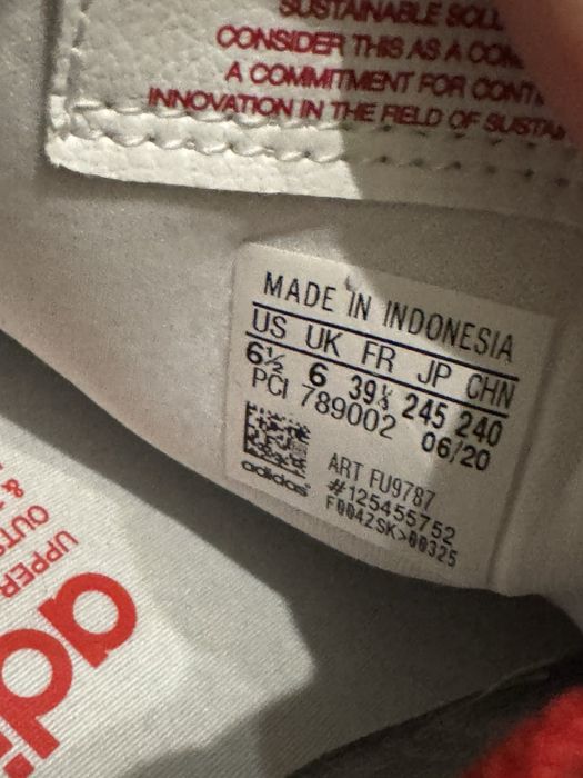 Кросовки adidas нові