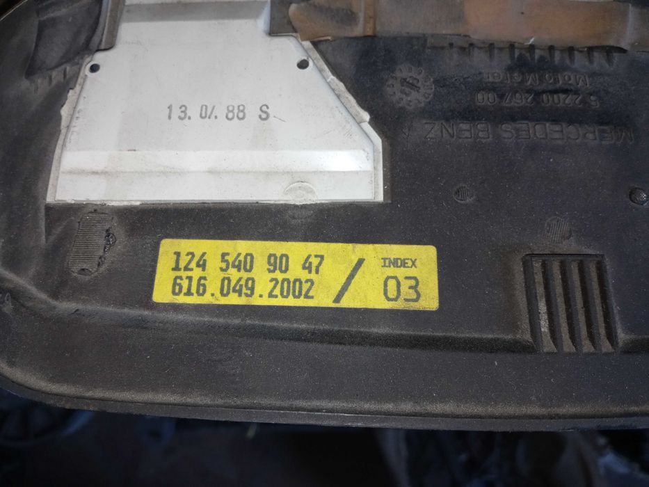 Панель приладів приборов приборная Mercedes W124 E 1245409047