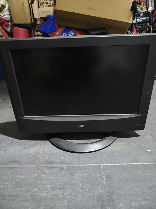 TVs LCD JVC e SAMSUNG