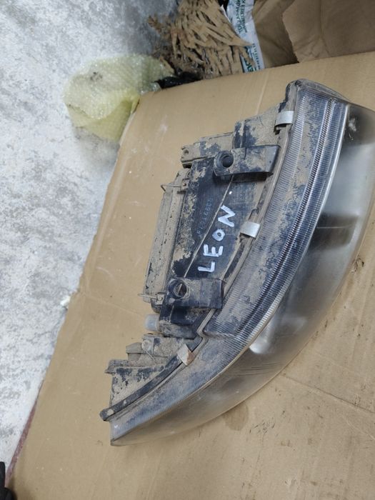 Lampa przód prawa seat Leon Toledo
