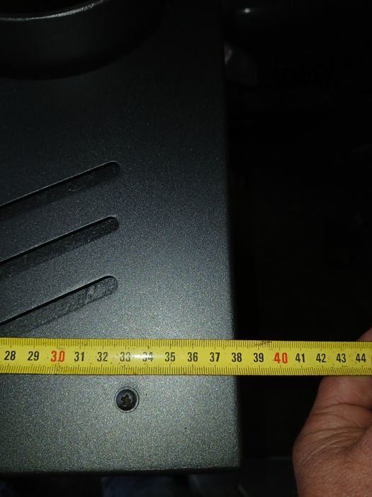 Vendo salamandra a lenha, com forno. Pouco usada, como nova.