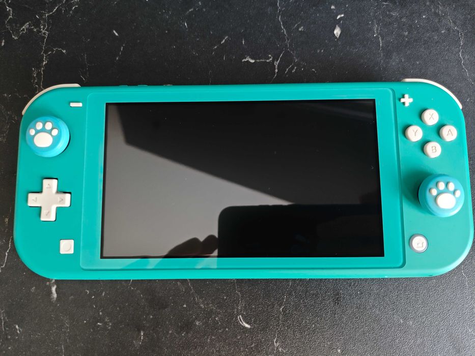 Konsola Nintendo Switch Lite + Etui + Nakładki