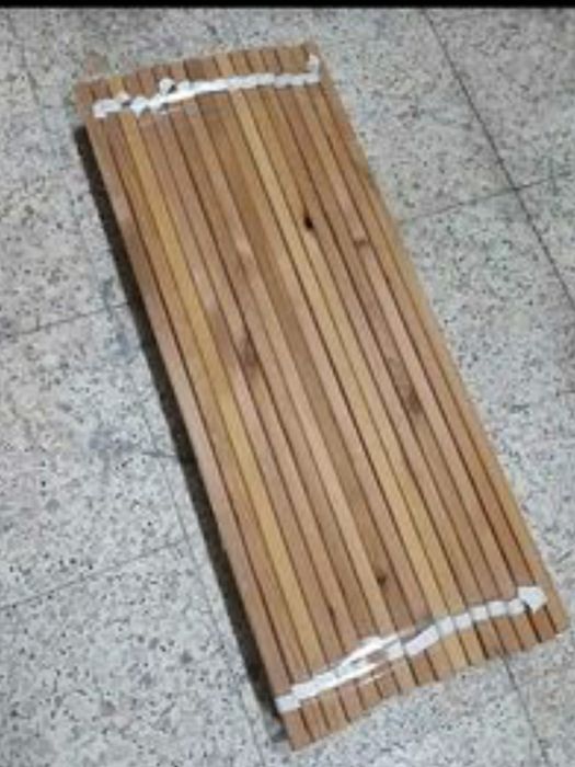 Tenho estrado de cama para troca por mesinha de cabeceira branca