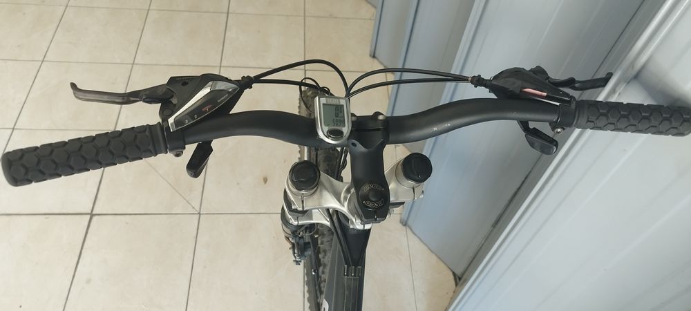 Bicicleta BTT Sting Shimano.