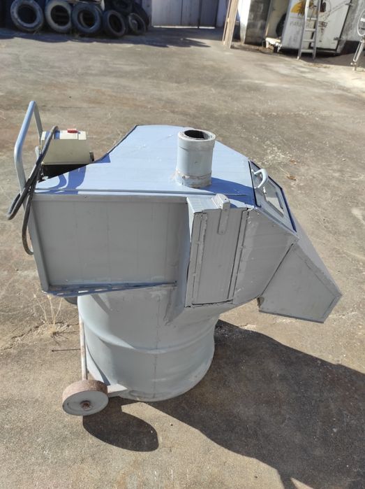 Escarolador de milho trifásico