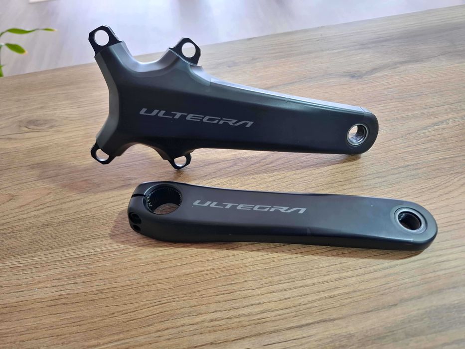 Selim Selle Italia SLR Boost + Pedaleiro Ultegra R8100 + Selim Syncros