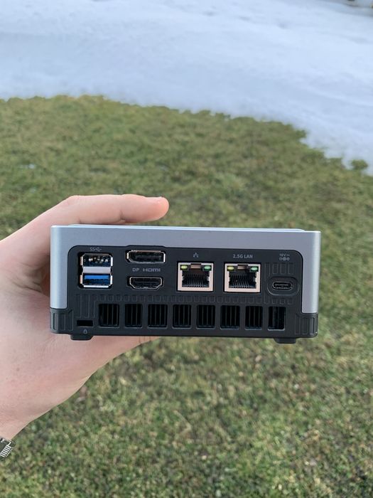 Minisforum U820 Mini PC