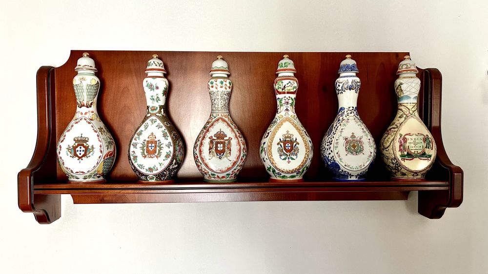 Conjunto de Ed. Lim. de Potes da Comp. das Indias com prateleira orig.