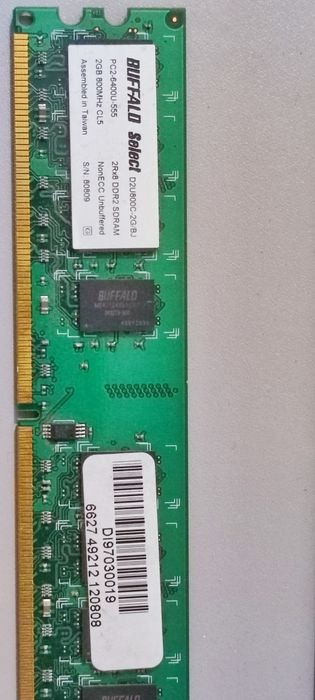 Diversas memórias RAM.