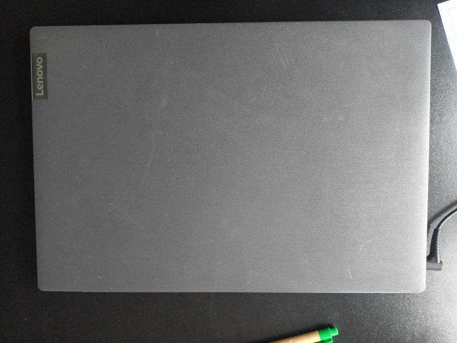 Ноутбук Lenovo v15