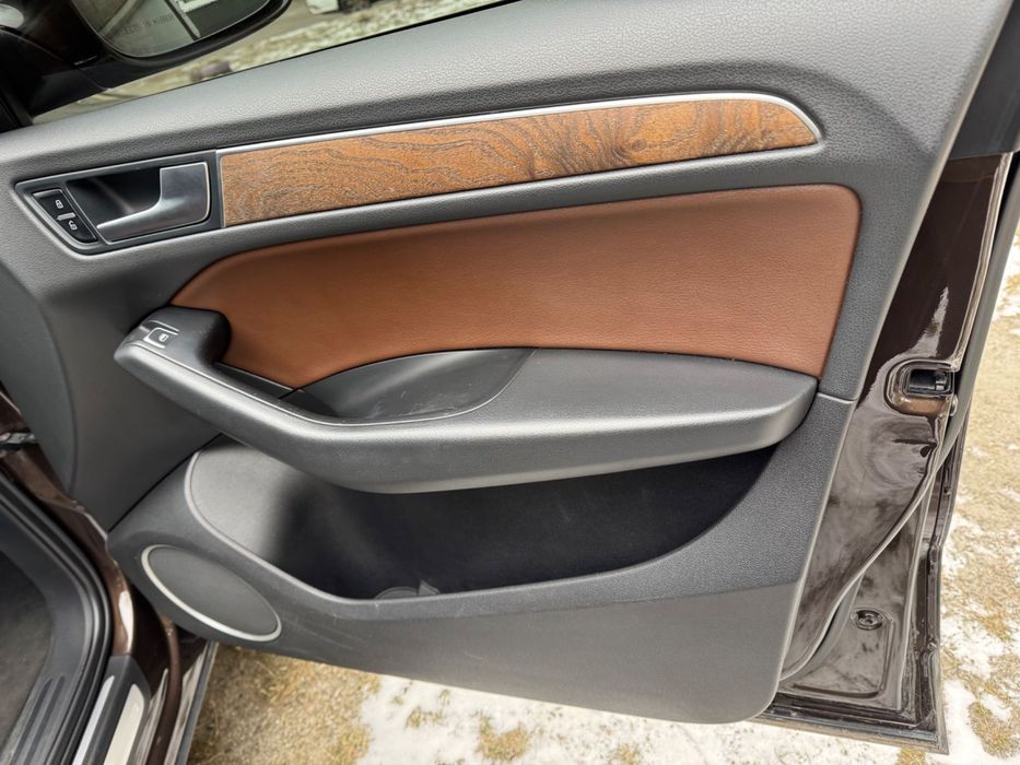 Продам Audi q5 2012