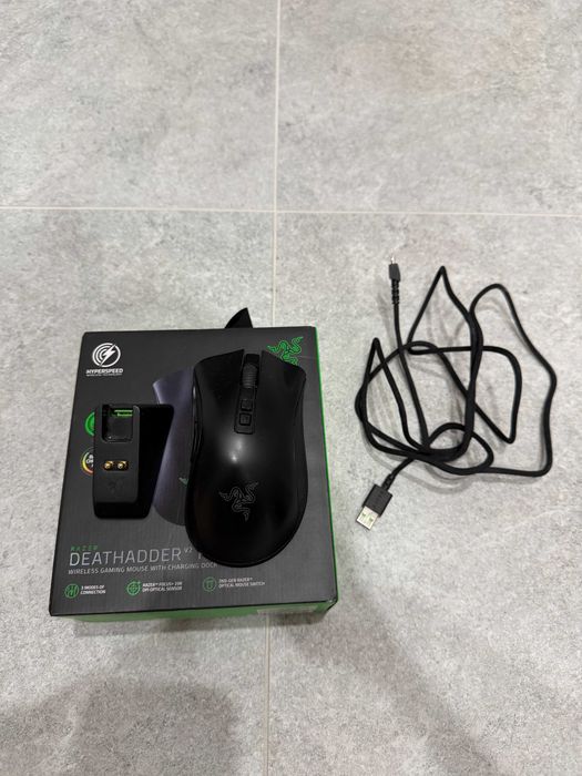 Razer Deathadder V2 pro + stacja ładująca