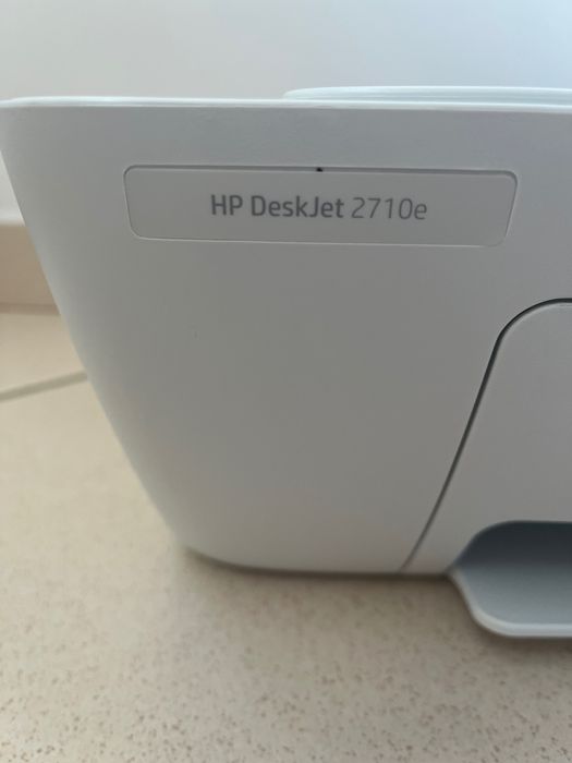 Impressora HP deskjet 2710e