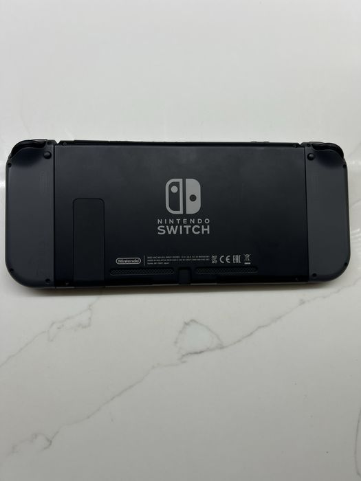 Nintendo Switch V2 + EXTRAS