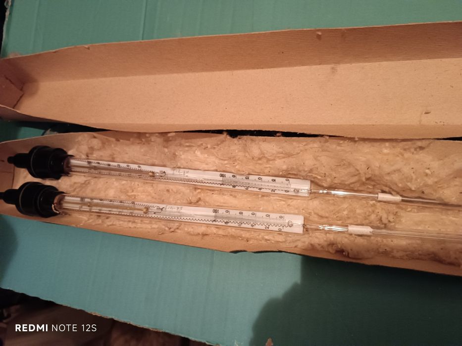 Термометр ртутний контактний.