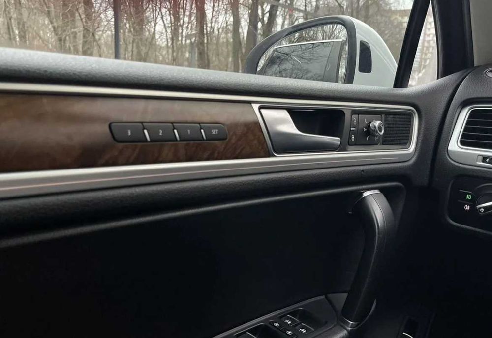 Volkswagen Touareg 3.0 AT, 2015