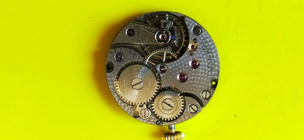 Kolekcjonerski mechanizm Omegi z 1919 roku po przeglądzie śr. 20,35 mm