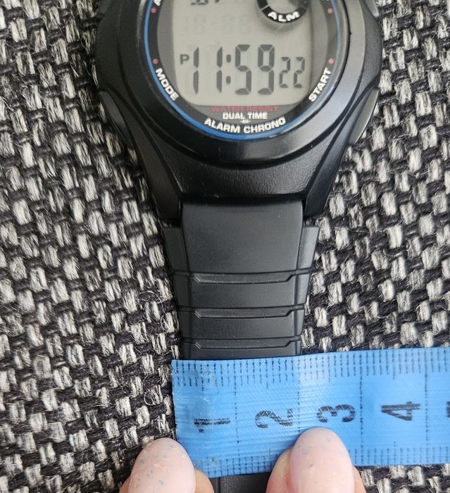 Годиник Casio F-200
