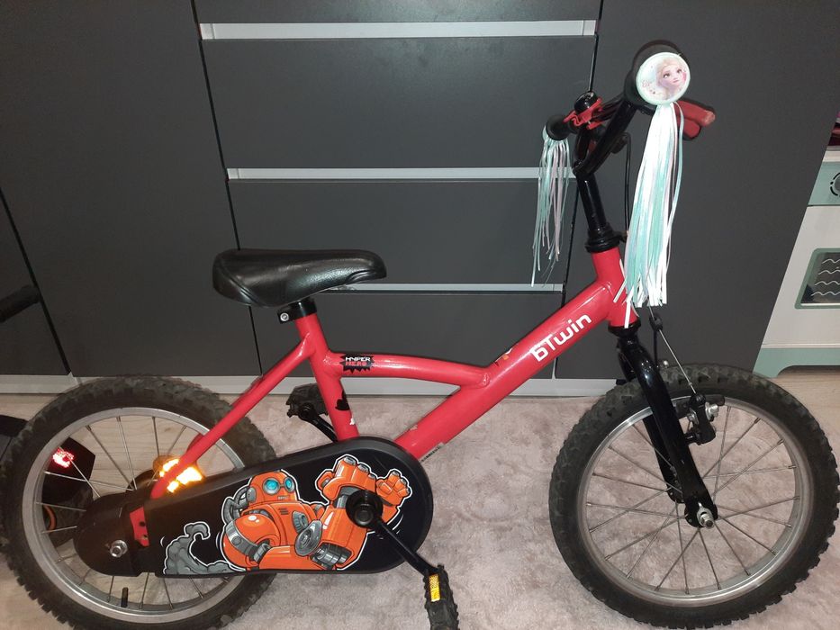 Czerwony rower b'Twin Hyper hero 16 Zabrze •