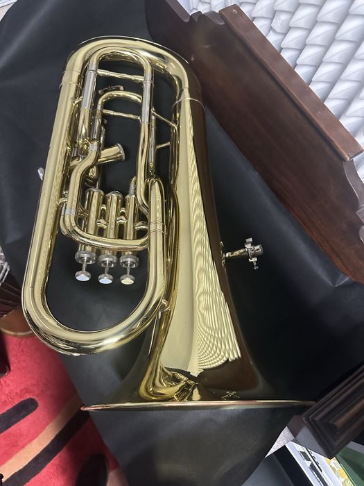 Bombardino Marca G  Modelo EP160703 Dourado, 4 Pistões  estojo e bocal