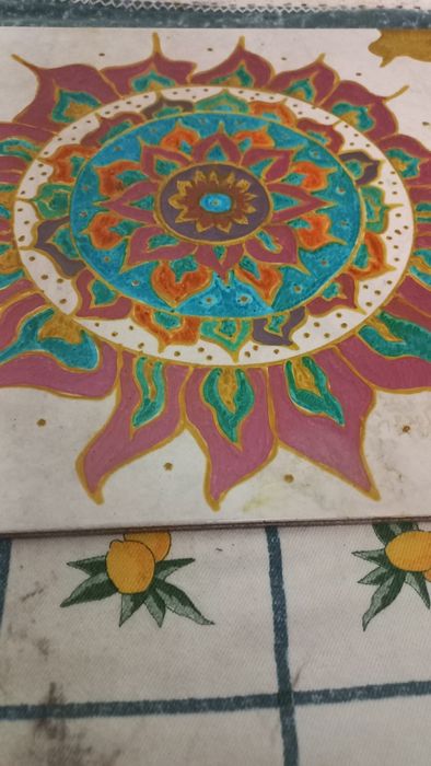 Tijoleira artística pintada à mão – Mandala única e envernizada