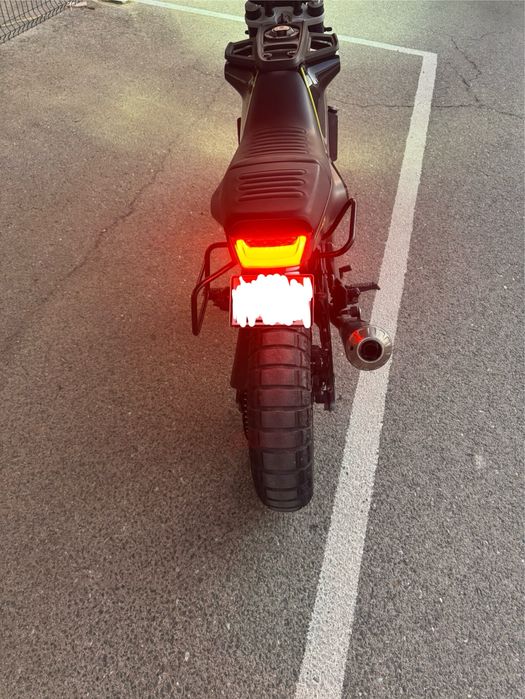 Husqvarna Svartpilen 401