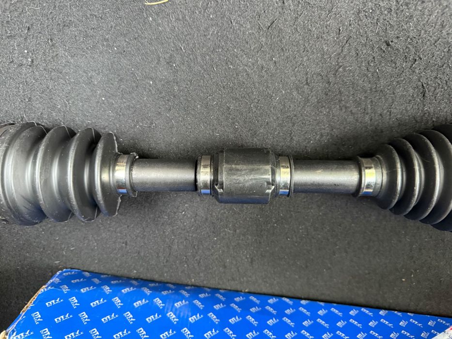 Продаю нову піввісь (полуось) для Mazda 3 1.6