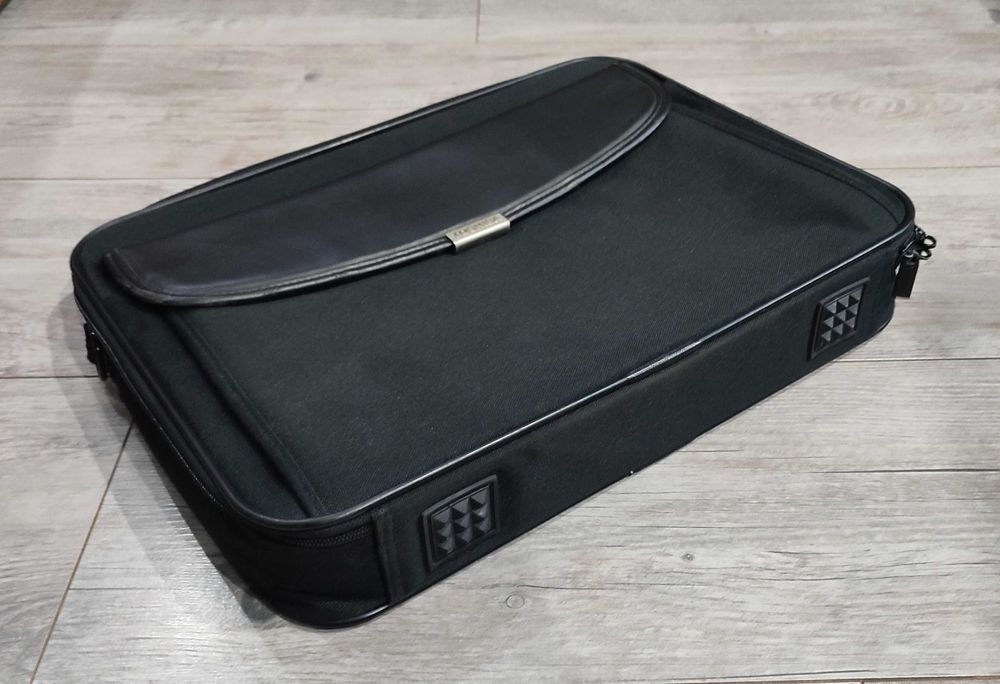 TOSHIBA oryginalna, mocna torba na laptop.