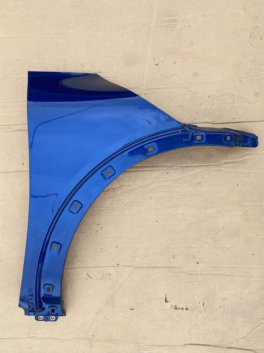 Переднє праве крило на KIA EV6