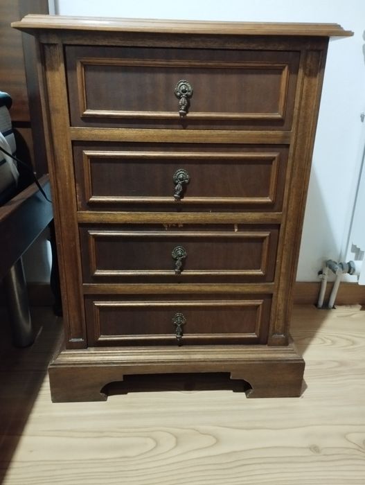 Mesinha de cabeceira