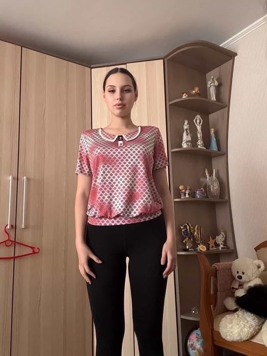 Блуза літня розміру м/л (ог 54, довж. 64)