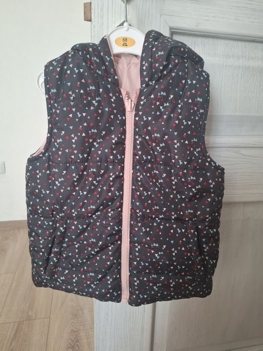 Безрукавка на дівчинку