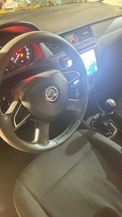 Skoda Rapid 1.6 tdi ano 2013 para Peças todo o Material disponível Enviamos para todo o País e Ilhas