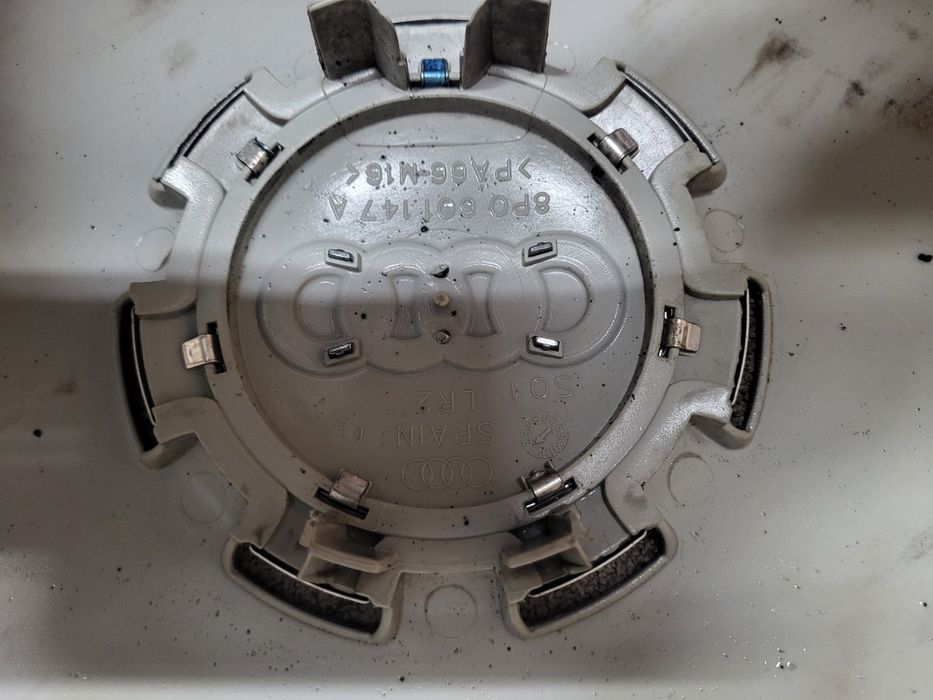 Oryginalne kołpaki do Audi 8P0.601.147 A