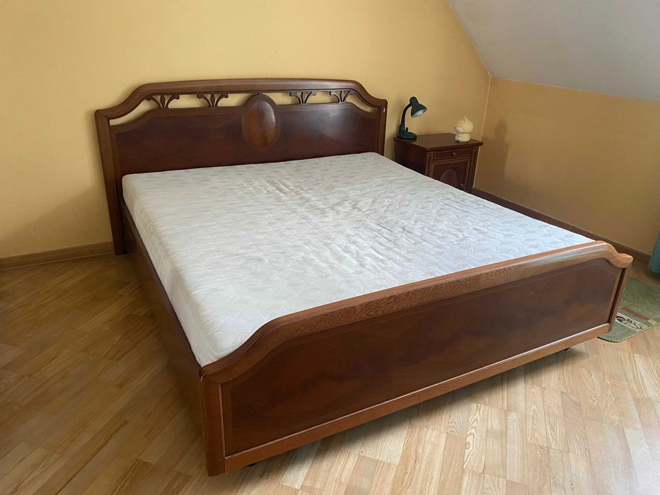 Łóżko wraz z materacem