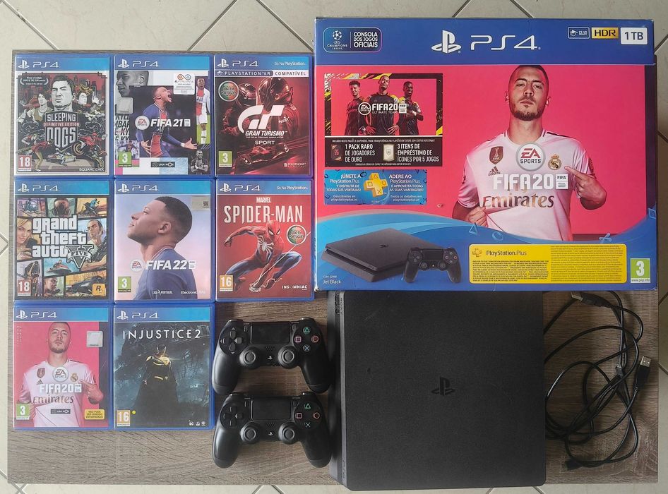 PS4 Slim 1TB C/Caixa + 2 Comandos Oficiais + 8 Jogos PS4 + 2 Cabos de Carregamento | Pack Completo