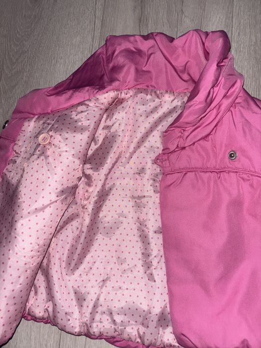 Мила курточка на дівчинку