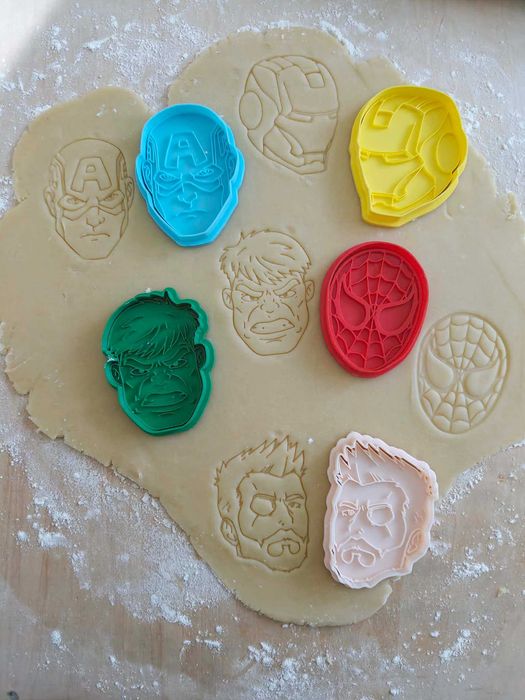 MARVEL Foremki do ciastek, pierników, modeliny