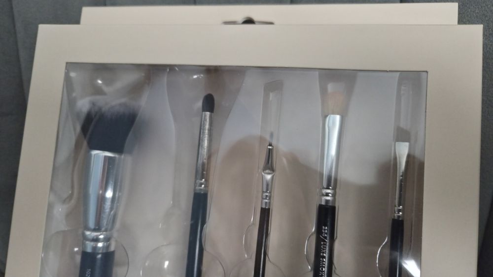 Zastaw pędzli do makijażu Inglot/Zoeva