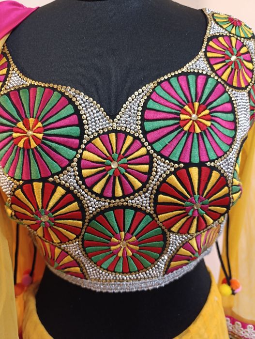 Костюм для индийского танца( Болливуд) р-р S. На рост до 165.