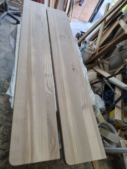 Stopnie i parapety z jesiona