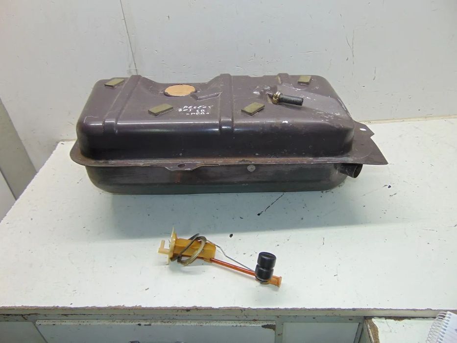 Peugeot 305 depósito gasolina