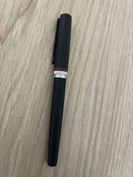Caneta Hugo Boss com caixa