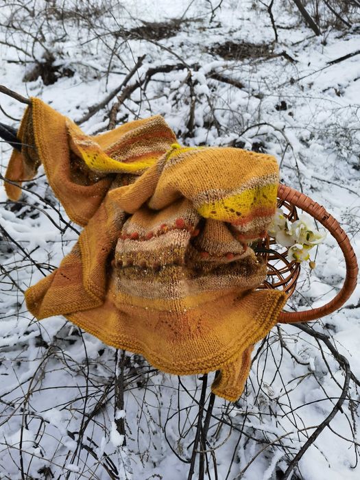 Шкарпетки, та шали, на подарунки