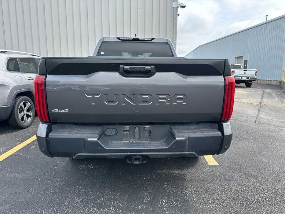 Toyota Tundra      2022