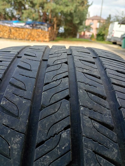 Opony wielosezonowe  255/45R20