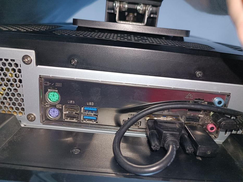 Komputer All in One 23" NTT Business WA961M 4x3.7GHz/H81/16GB/SSD/WiFi