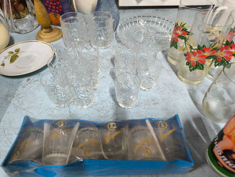 Посуд тарілки чашки блюда